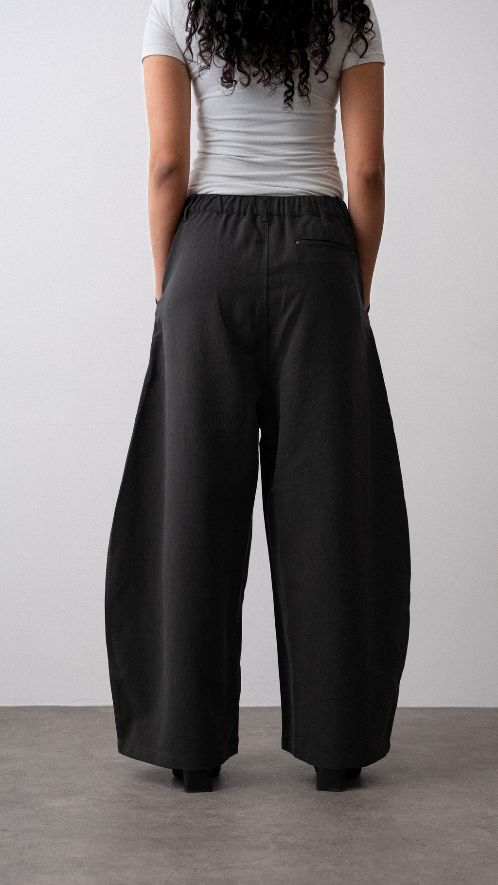 GREY ARC TROUSERS
