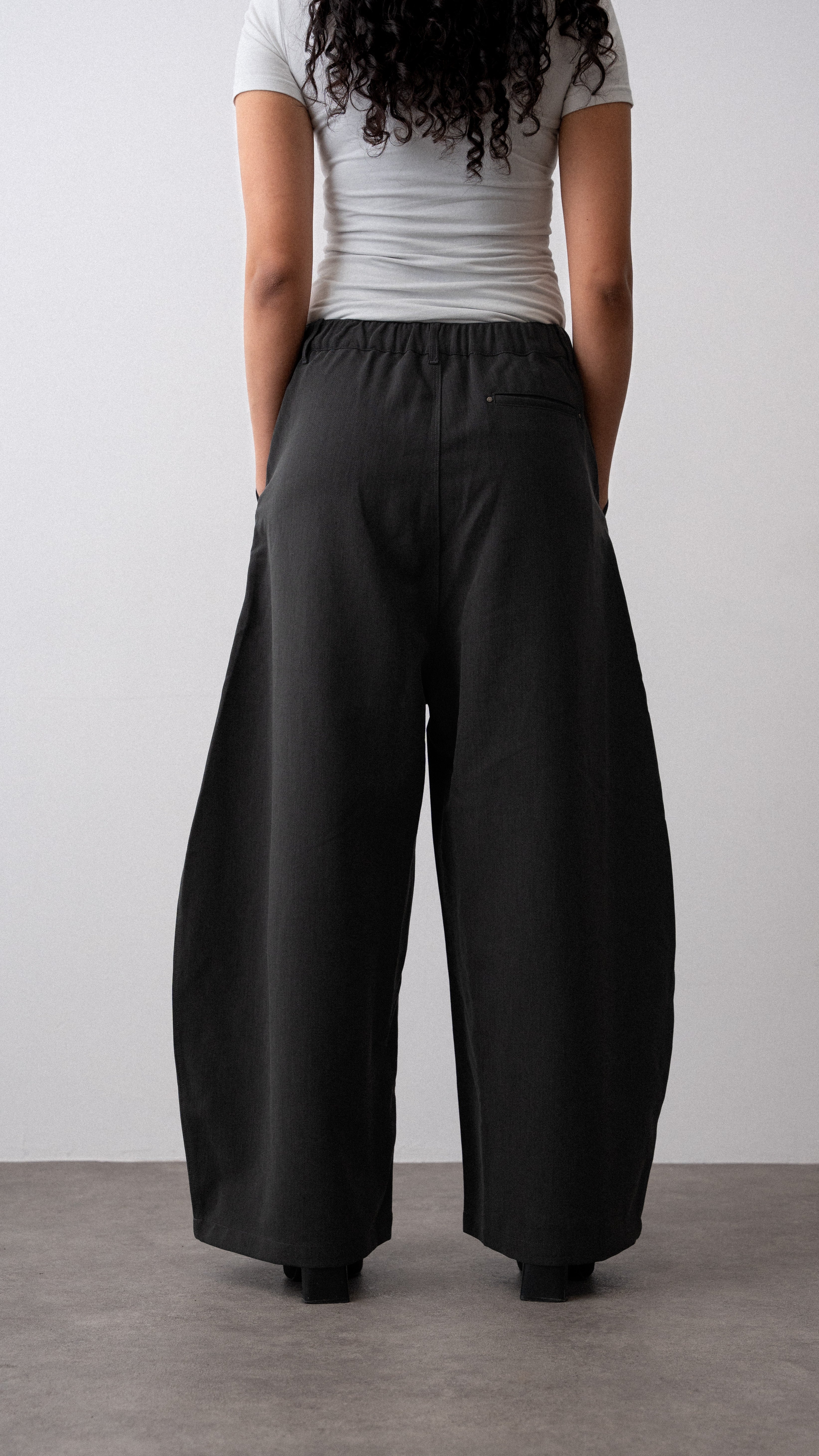 GREY ARC TROUSERS