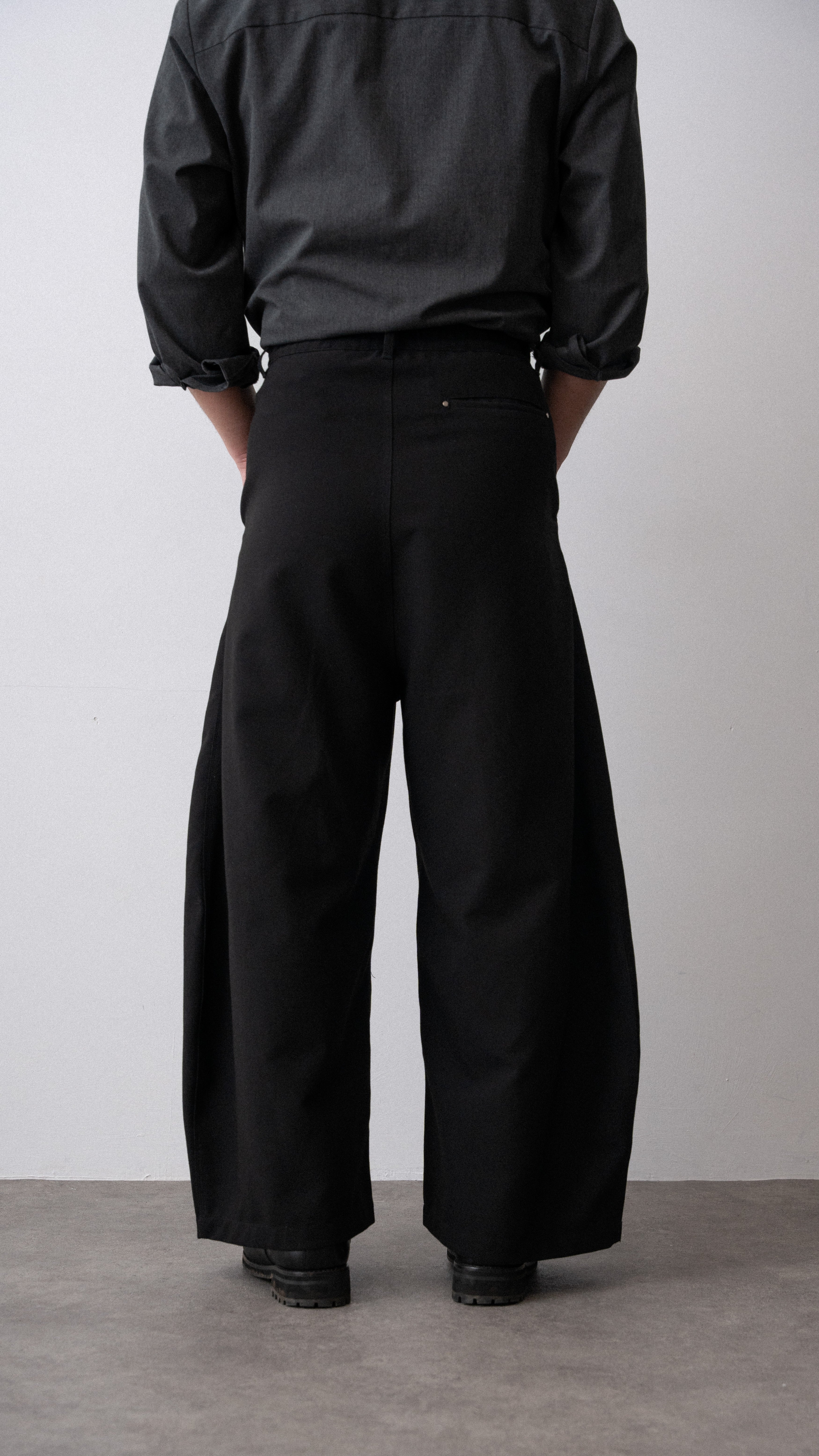 BLACK ARC TROUSERS